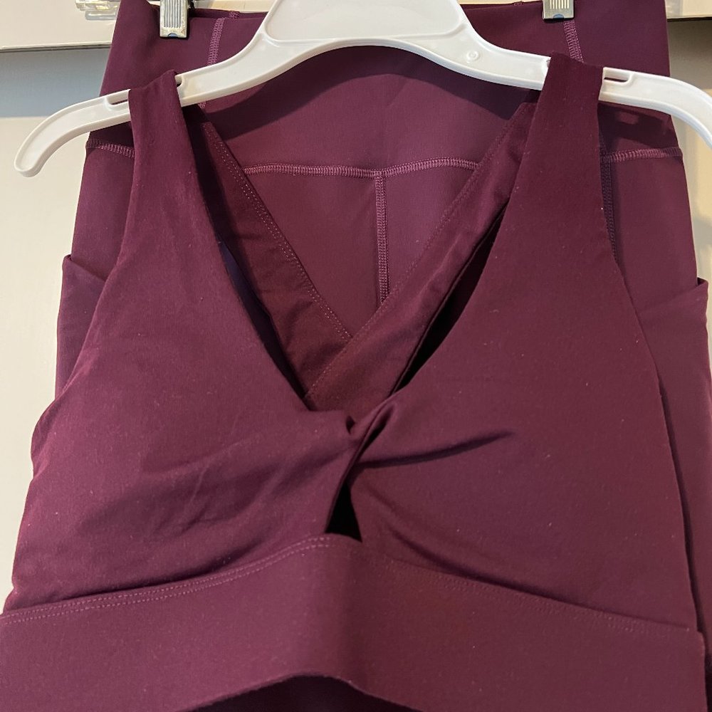 Fabletics small Oasis Twist Sports Bra & PureLuxe 7/8 legging burgundy